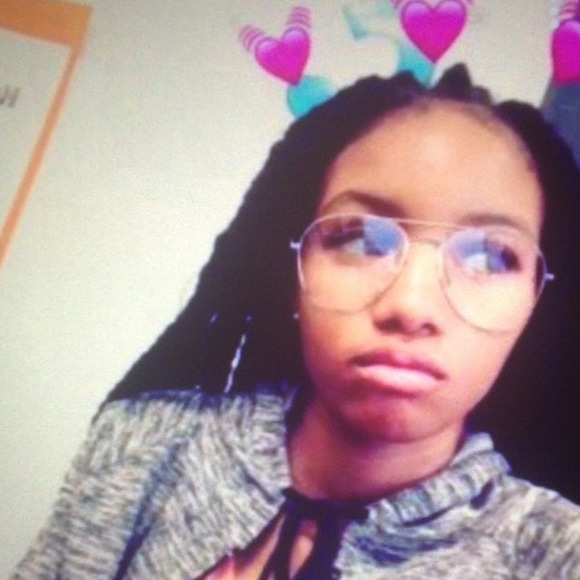 Meet your Posher, Erykah - Picture 1 of 1